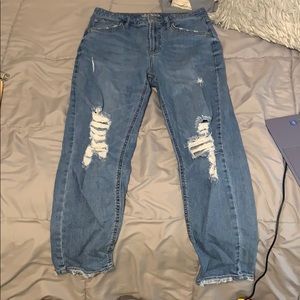 Light wash mom jeans